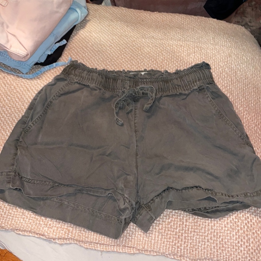 C&C California, size S, very cute olive green color